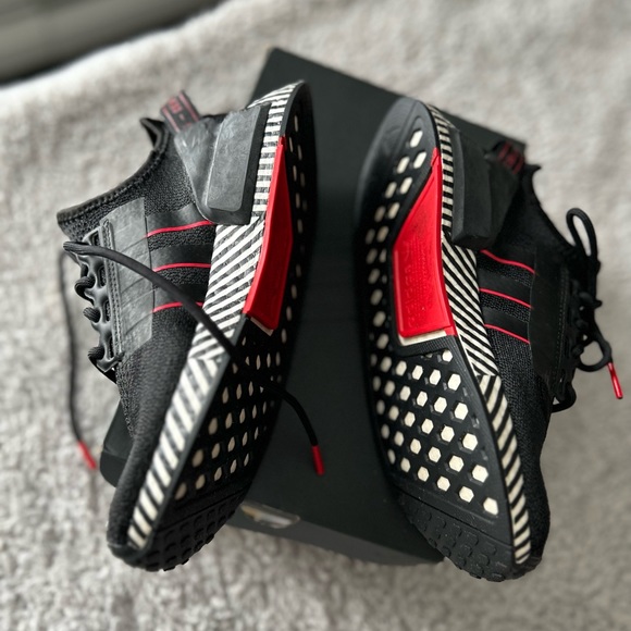 NMD_R1.V2 J Adidas Sneakers 👟 - Picture 3 of 5